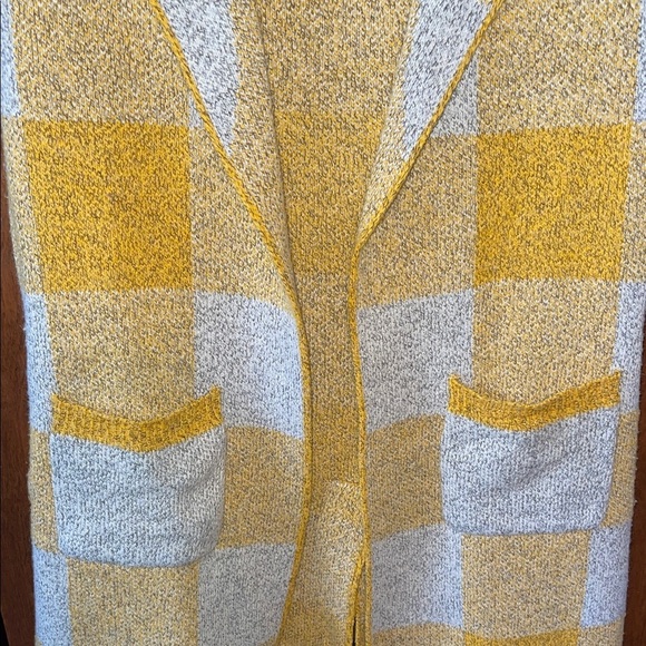 Monteau Mustard and Gray Knit Plaid Sweater Vest Size Medium - Picture 4 of 5